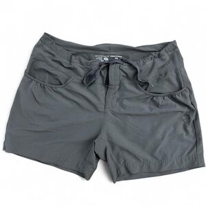 Mountain Hardwear grey outdoor shorts